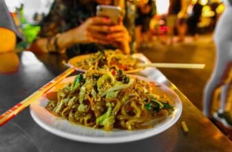 Discover a Taste of Thailand: Pad Thai in Bangkok