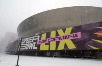 How to Livestream the Super Bowl, Even If You̵...