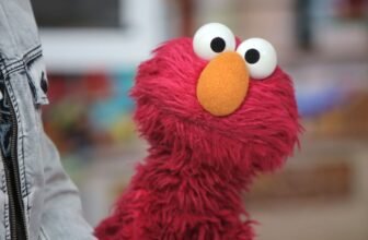 Elmo’s neutral Super Bowl tweet sparked inte...