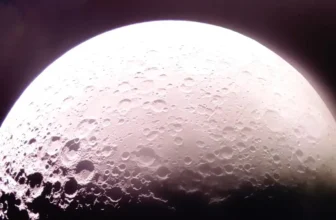 Private spacecraft beams home thrilling flyover vi...