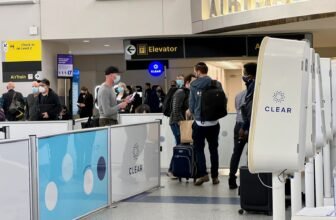 United Airlines cuts Clear priority security benef...