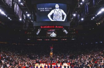 Oliver Miller, center who helped Arkansas reach Fi...