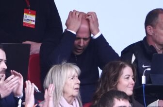 Arne Slot reveals half-time message vs Southampton...