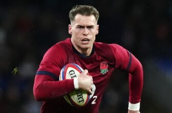 Six Nations: Tom Roebuck in for first England star...