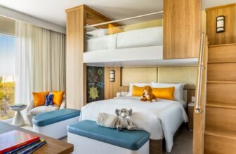 Tips for booking hotel rooms for large families