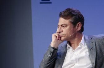 Want to stay young? Peter Diamandis says survive t...