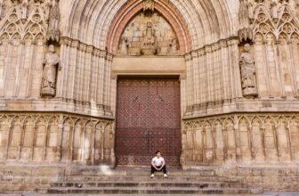 How to Overcome Being Alone & Meet People Whe...