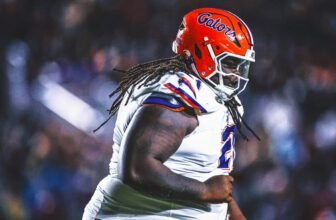 At 464 pounds, Florida DT Desmond Watson sees weig...