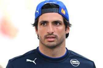 Carlos Sainz criticises FIA over ‘disappoint...