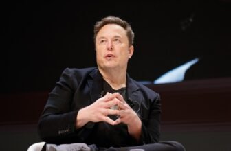 Musk clashes with neighbors in exclusive Austin su...