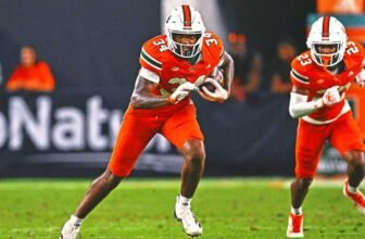 Miami linebacker Adarius Hayes injured in car cras...