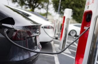 Tesla Supercharging info now shows up as Live Acti...