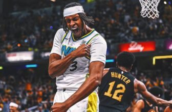 Pacers build 41-point halftime lead, rout Cavs 129...