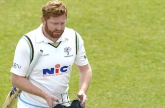 County Championship: Surrey complete commanding wi...