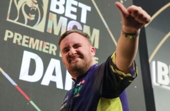 Premier League Darts: Nathan Aspinall ends Michael...