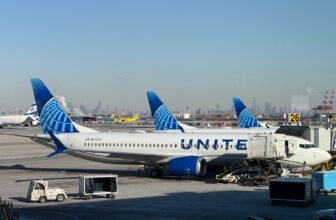 FAA orders airlines to cut schedules at Newark as ...