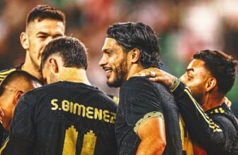 Mexico overcomes slow start to beat Dominican Repu...