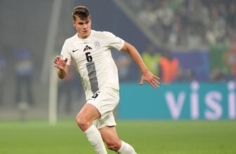 Jaka Bijol: Leeds United sign Slovenia defender fr...