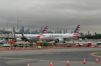 American Airlines CEO condemns AI use in setting f...