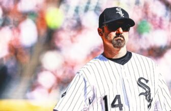 White Sox Great Paul Konerko Gets Gift from Pope L...