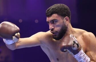 Hamzah Sheeraz hammers Edgar Berlanga to advance h...