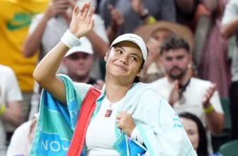 Wimbledon: Emma Raducanu takes heart from Aryna Sa...