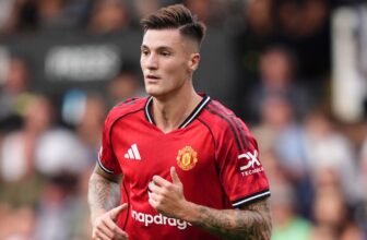 Grimsby vs Man Utd: Could Benjamin Sesko make firs...