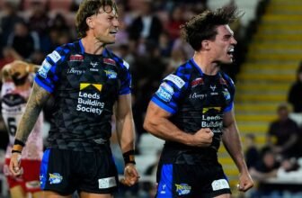 Leigh Leopards 14-22 Leeds: Rhinos come back to de...