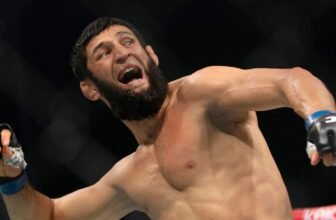UFC 319: Khamzat Chimaev beats Dricus Du Plessis t...