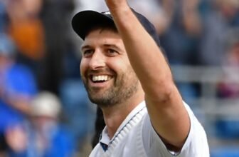 Mark Wood: England fast bowler targets County Cham...