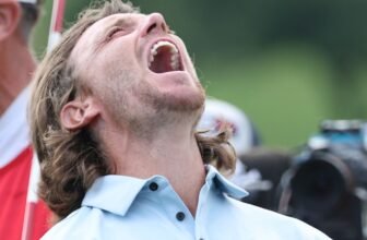 Tour Championship: Tommy Fleetwood secures FedExCu...