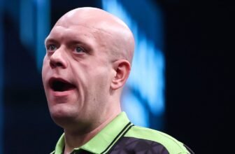Winmau World Masters darts: Michael van Gerwen mak...
