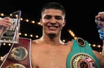 Xander Zayas fights to become the youngest unified...