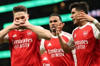 Gary Neville: Arsenal answered questions in Totten...