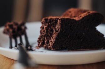 Flourless Chocolate Cake Recipe – Good Life ...