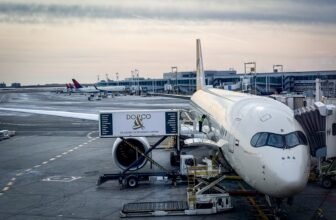 Fear of flying: New polling suggests 74% admit to ...