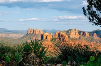 9 best places to travel solo in the US in 2026