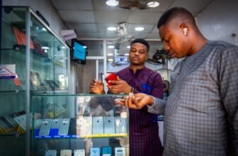 Push for $40 smartphones builds momentum, but stil...