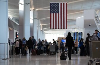 ICE officers will help TSA at airports, Trump admi...